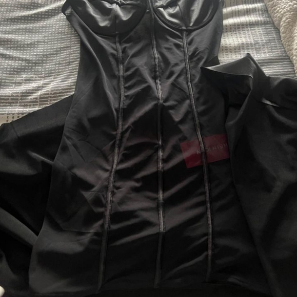 Dress - Picture 4 of 8